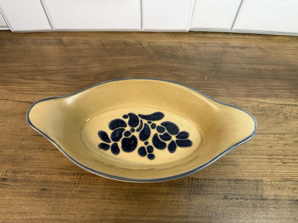 Vintage Pfaltzgraff Folk Art Tan & Blue 8" AU Gratin Dish